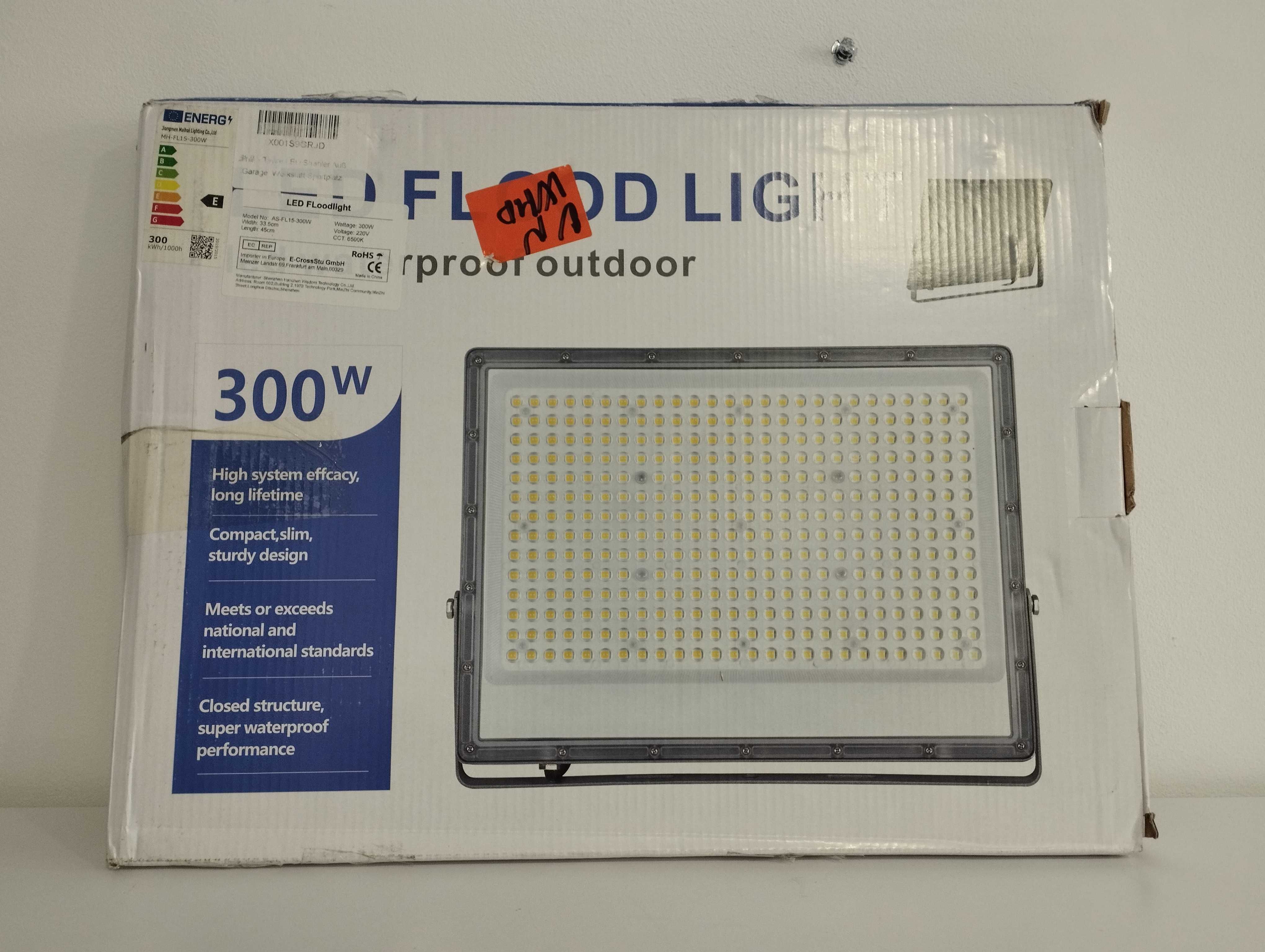 NAŚWIETLACZ LED 300W 33,5x45 cm 220V