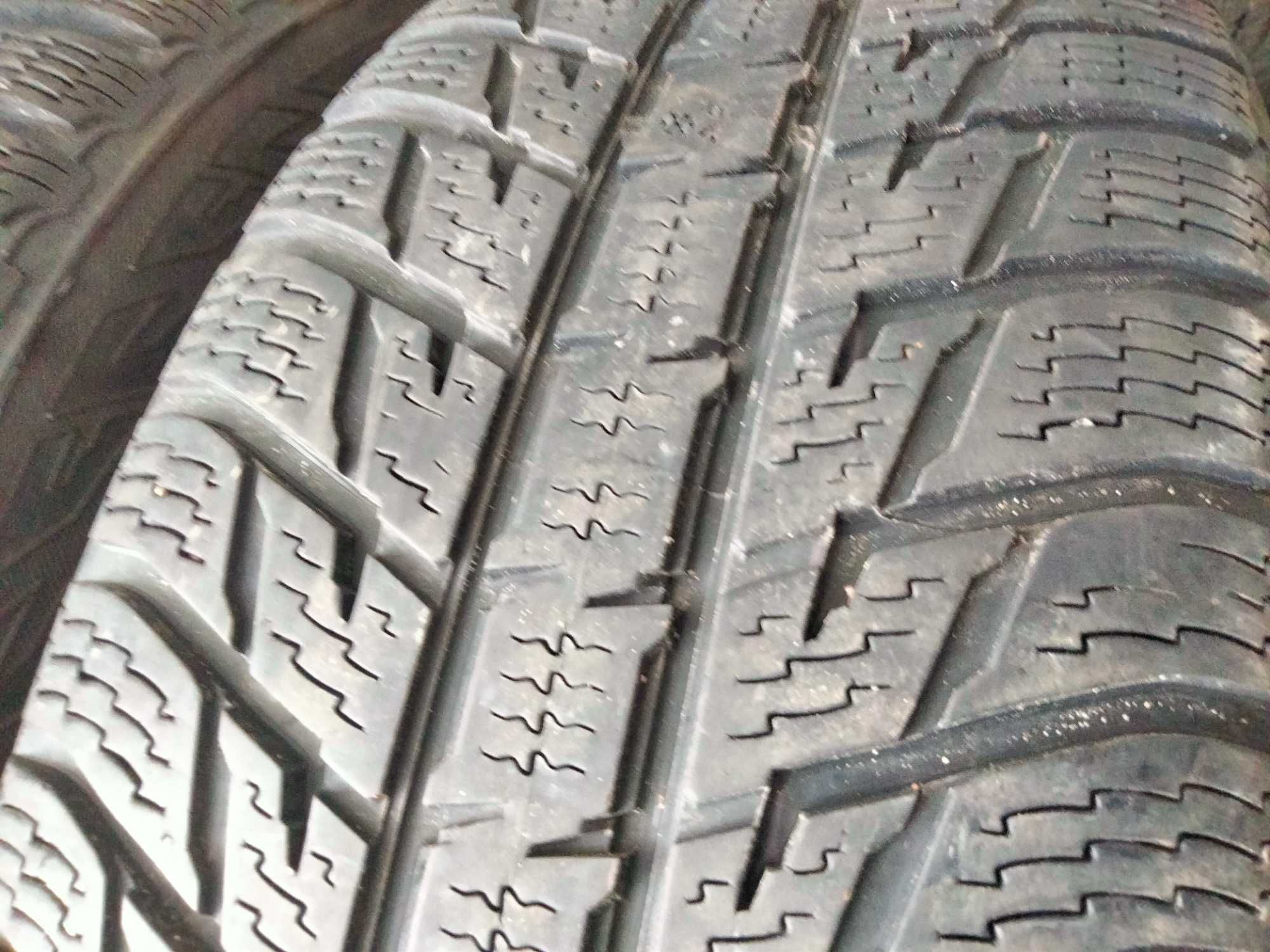 245 65R17 Nokian