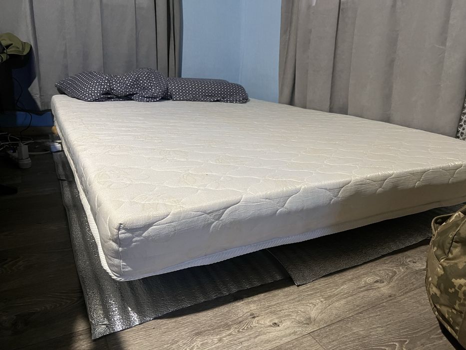 Матрас бу 195 , 135, 13 см. М. Барвінкове