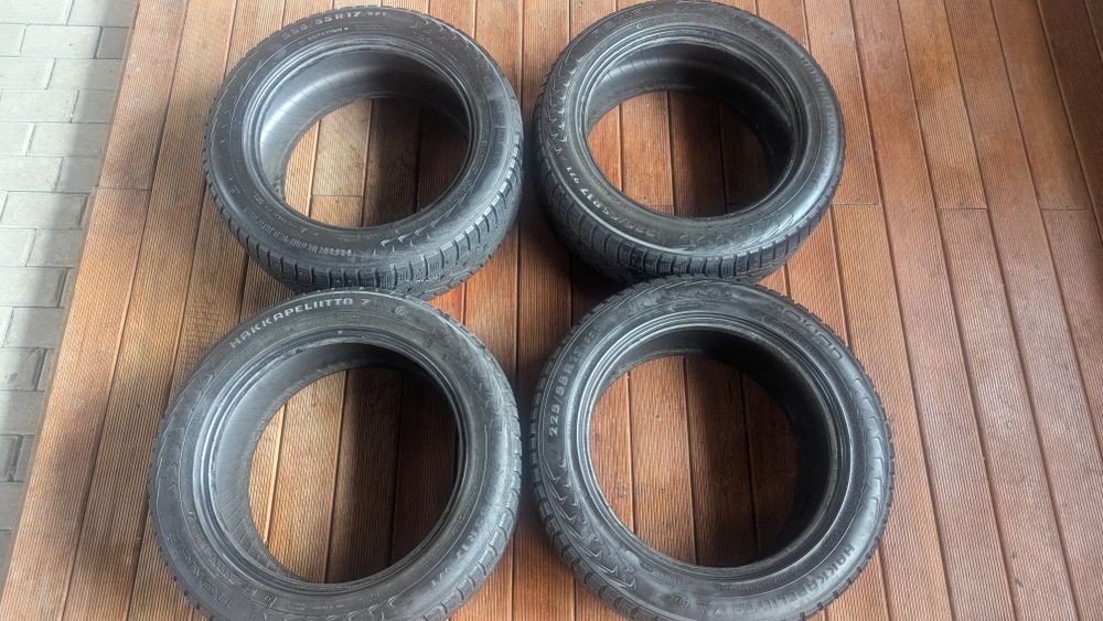 Nokian hakkapeliitta 225,55,17R