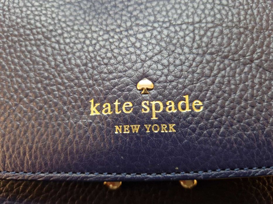 Carteira Kate Spade em tons de azul