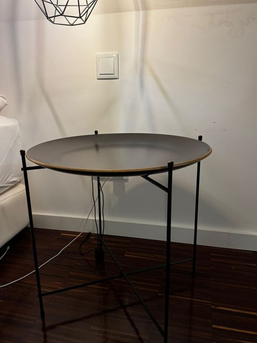 Mesa Apoio / cabeceira Area preta