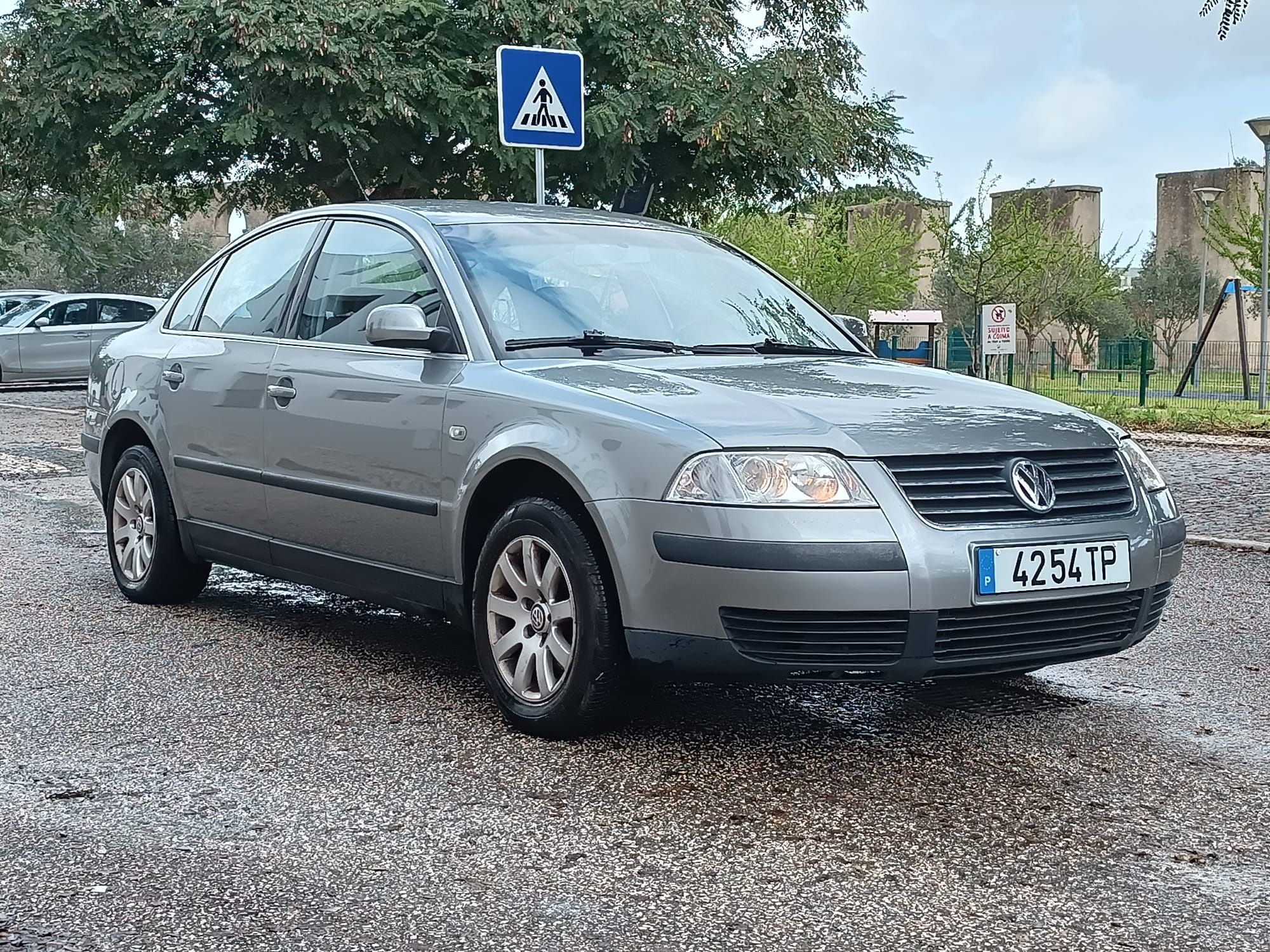 Vw Passat 1.9 tdi 130 cvs Cx M6 ano 2002  com 441 kms