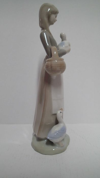 Estatueta em porcelana Japonesa