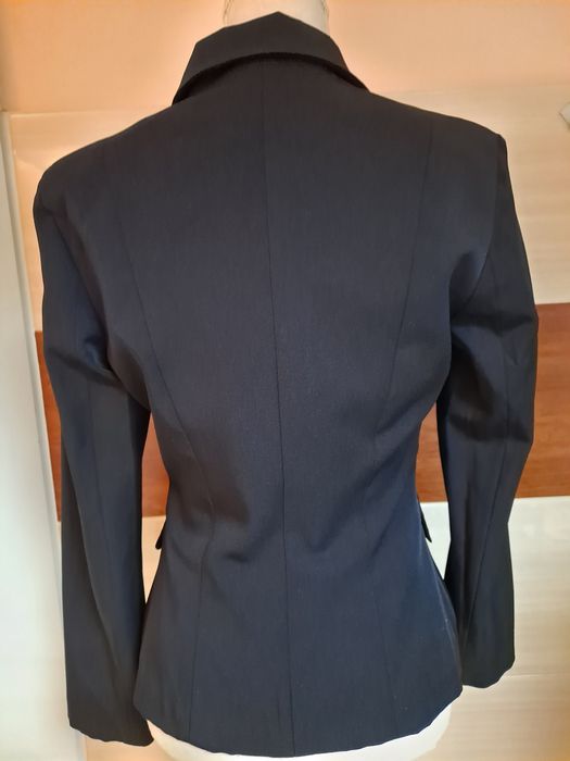 Elegancki garnitur damski klasyczny.