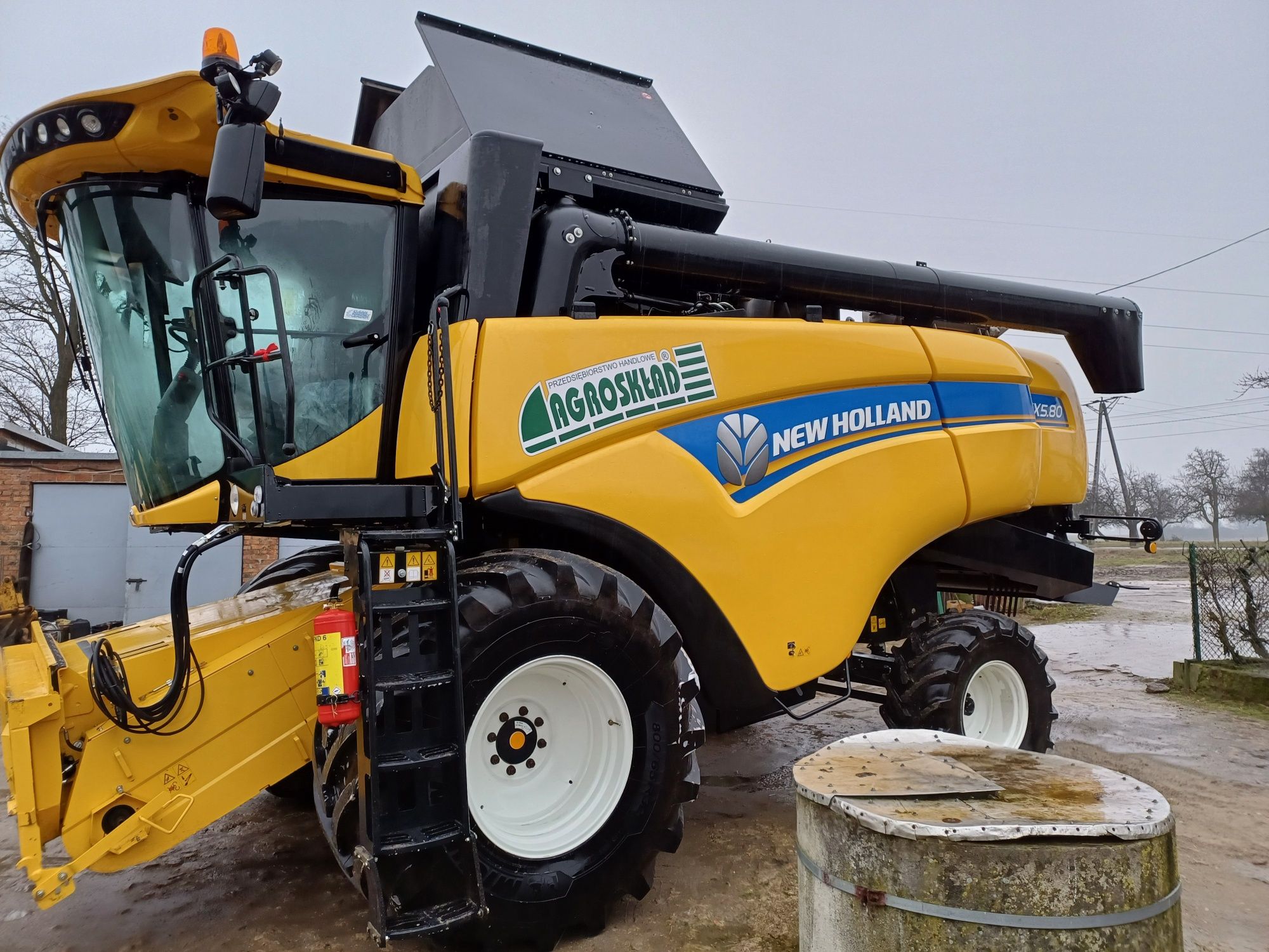 Kombajn Tc  New Holland Cx5.80 Jak nowy