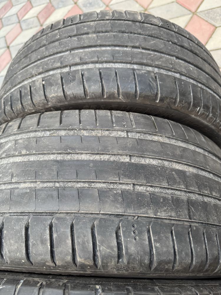 Продам 235 40 zr19 96yMichelin alpin pilot 5