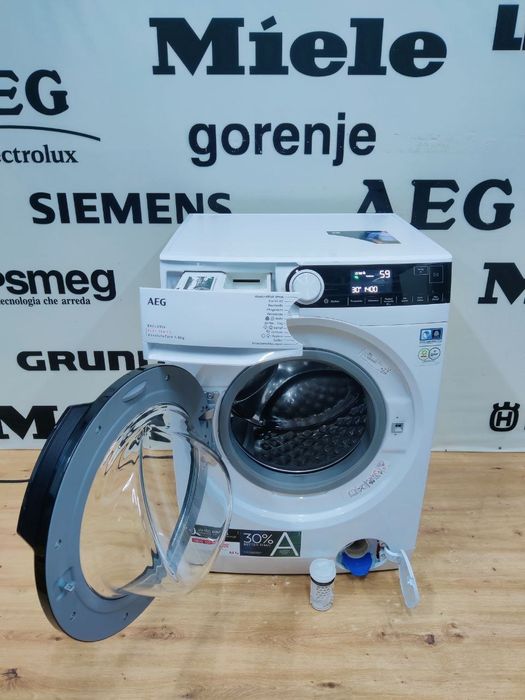 Пральна машина AEG™ EXCLUSIVE 9000 Series з парою. Made in Italy.