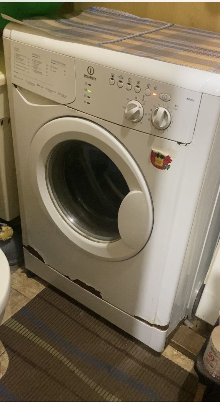 Машинка стиральная Индезит