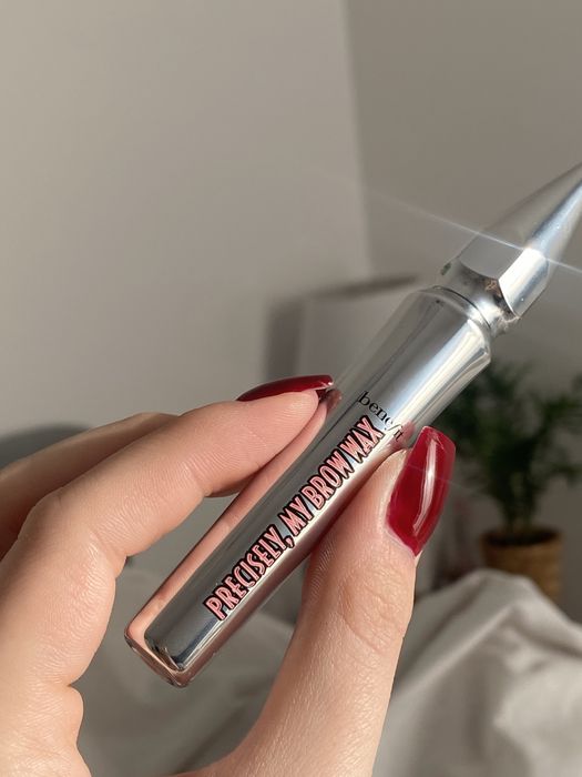 Benefit brow wax