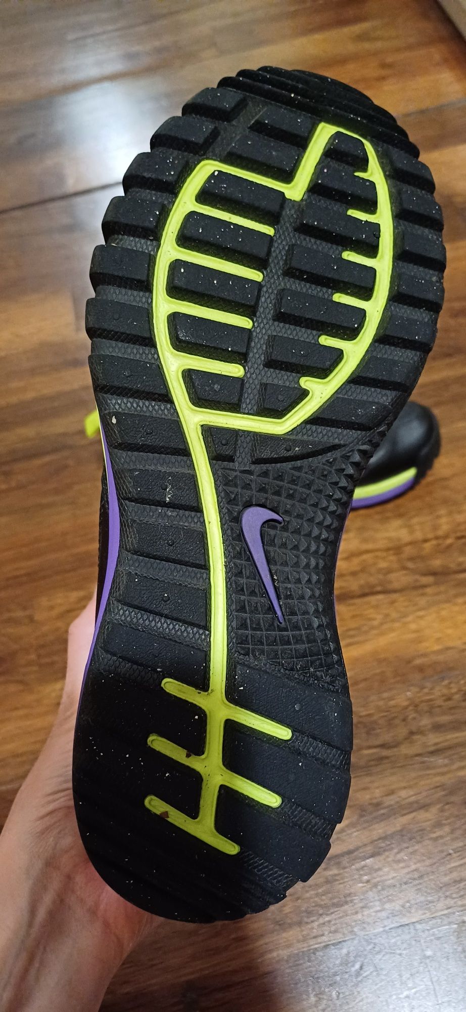 Трекінгові черевики Nike в ідеальному стані, натуральна шкіра
