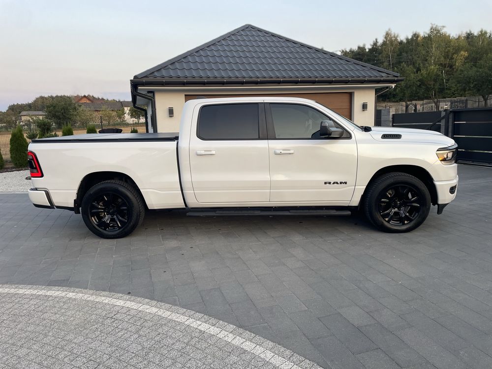 Dodge Ram SPORT NIGHT 5.7LPG CREW CAB Biała Perła kamera hak 3500kg