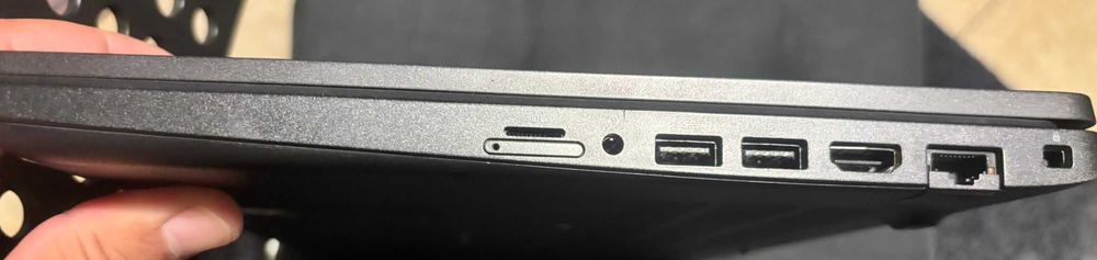 Dell Latitude 5500 • i5 • 16GB RAM • SSD 256GB • Windows 11 Pro