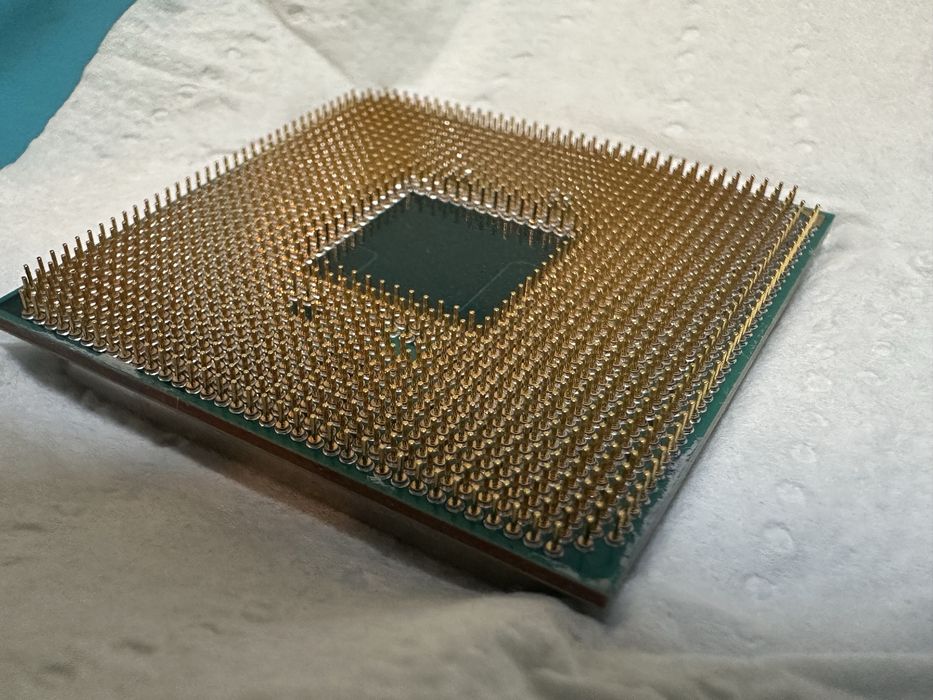 AMD Ryzen 3 3200G – 4 Cores + Gráficos Vega 8