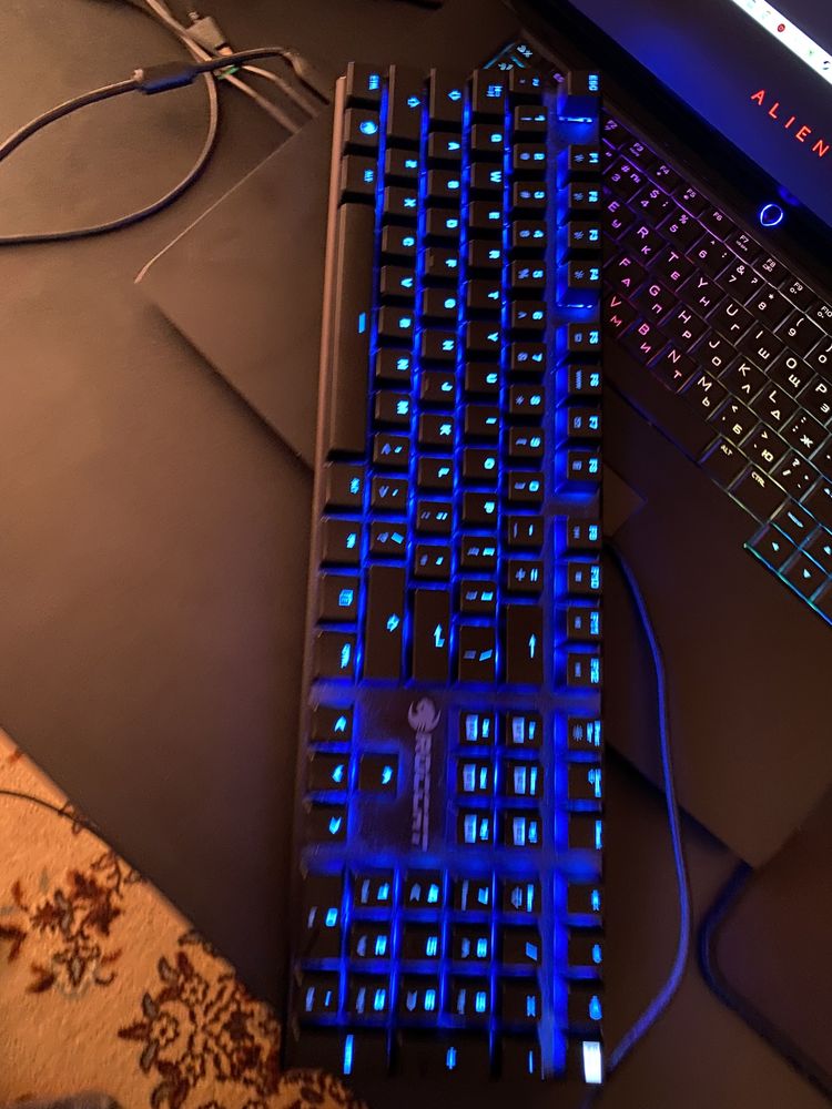 Игровая механическая клавиатура Roccat Suora RGB FX