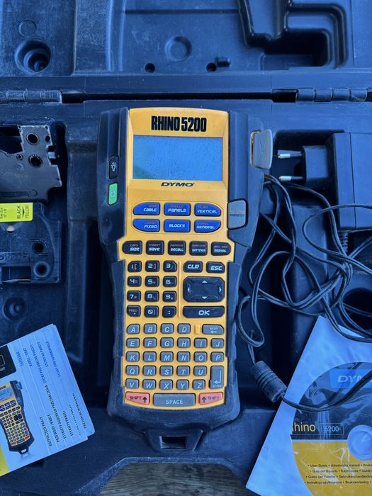 Drukarka do etykiet_DYMO RHINO 5200_kpl_płyta_ładowarka_walizka