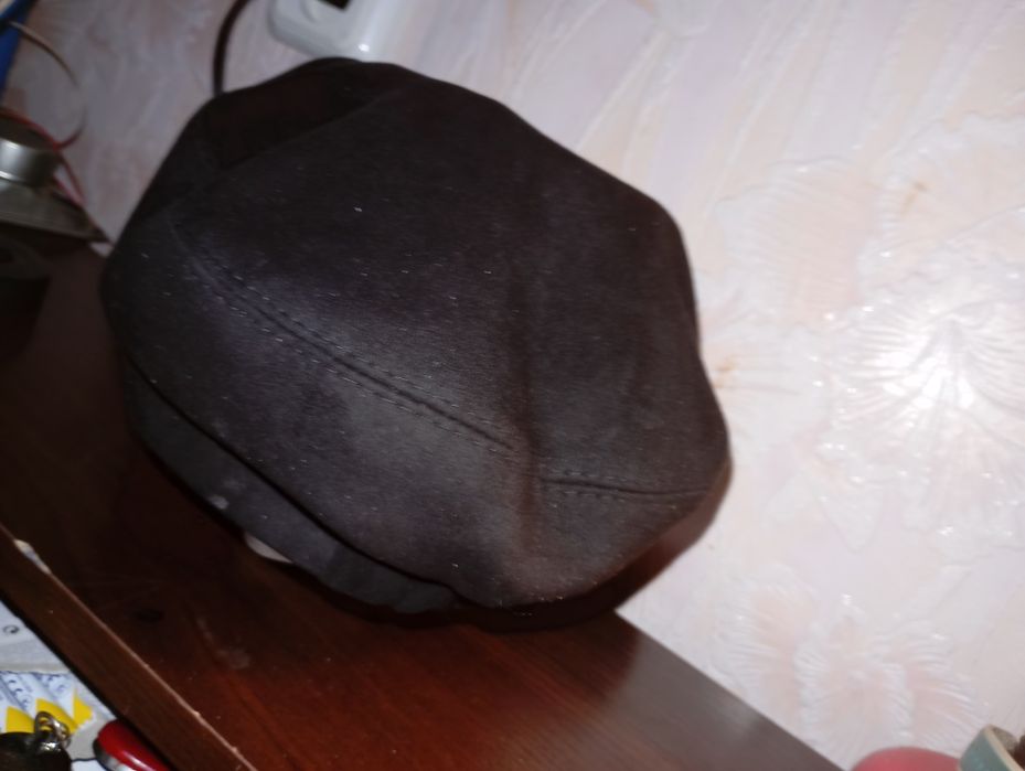 Продам жіночю кепку.