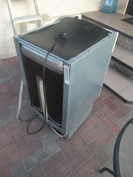 Посудомоная машина Hotpoint Ariston,,состояние-рабочее,документы