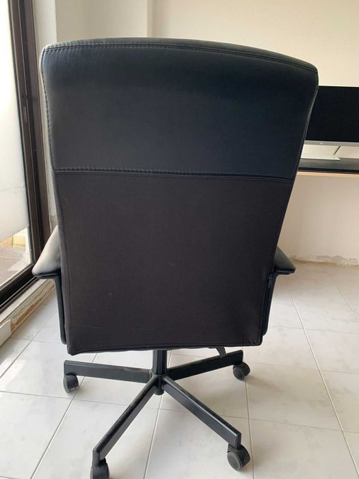 Cadeira giratória para secretária