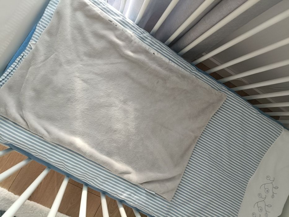 Pościel niemowlęca prześcieradło 2 zasłony kocyk