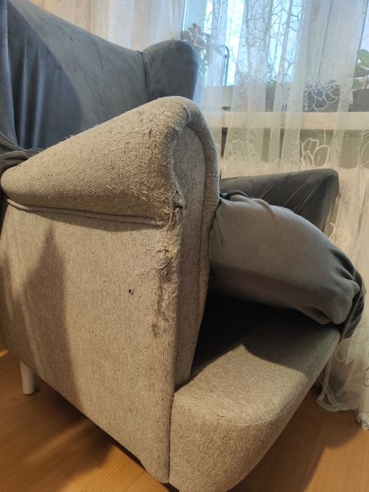 Fotel uszak z podnóżkiem