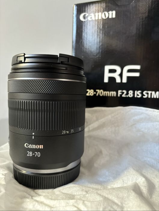 Об'єктив Canon RF 28-70mm f/2.8 IS STM