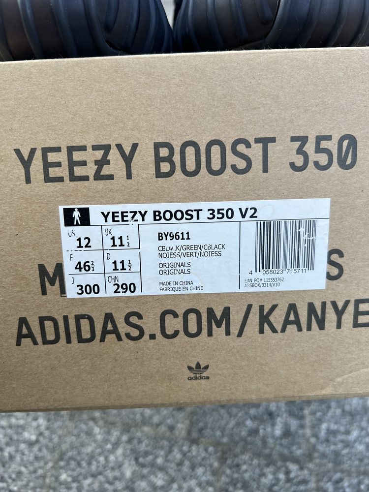 Adidas Yeezy Boost 350 V2 Core Black Green sneakersy czarne 46 2/3