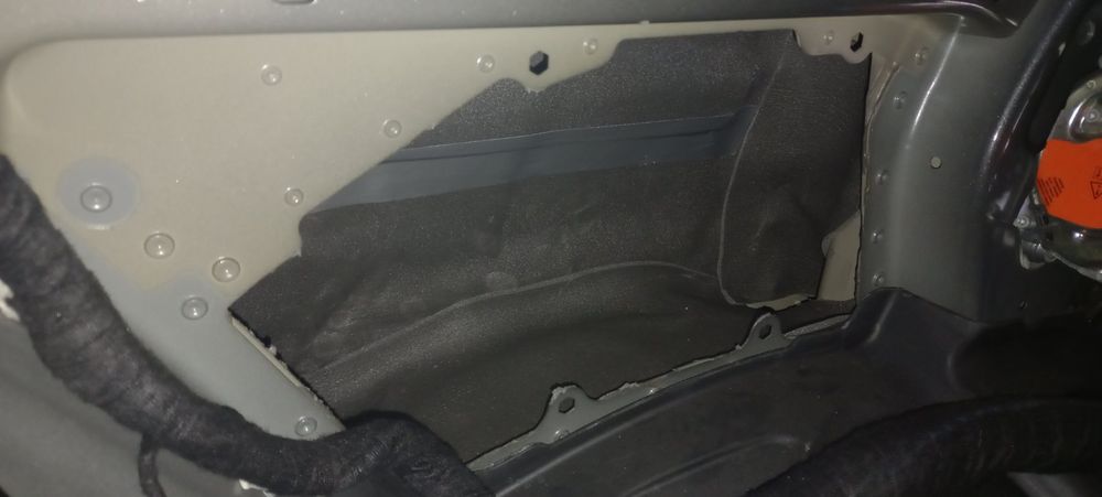 Перетяжка потолків авто