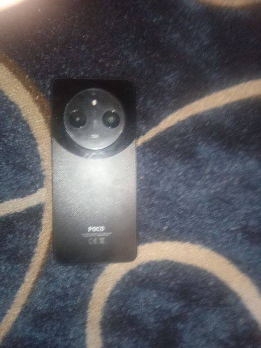 Продаю телефон ПОКО с75 стан не дужу пару царапин