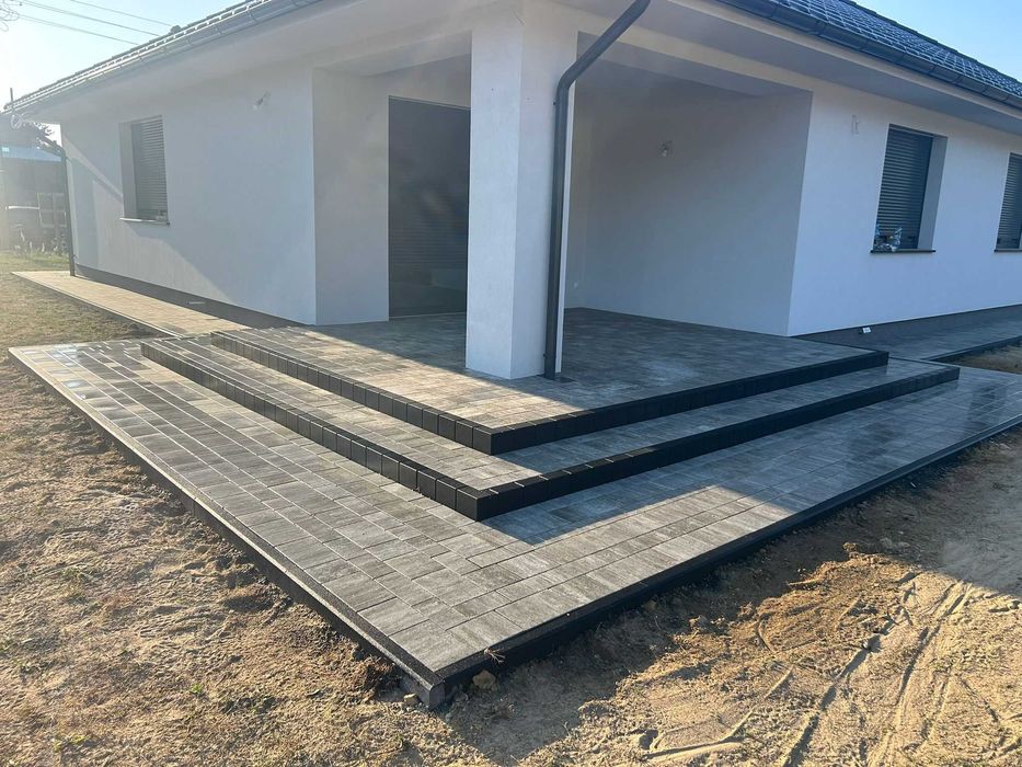 Elewacje,układanie kostki brukowej