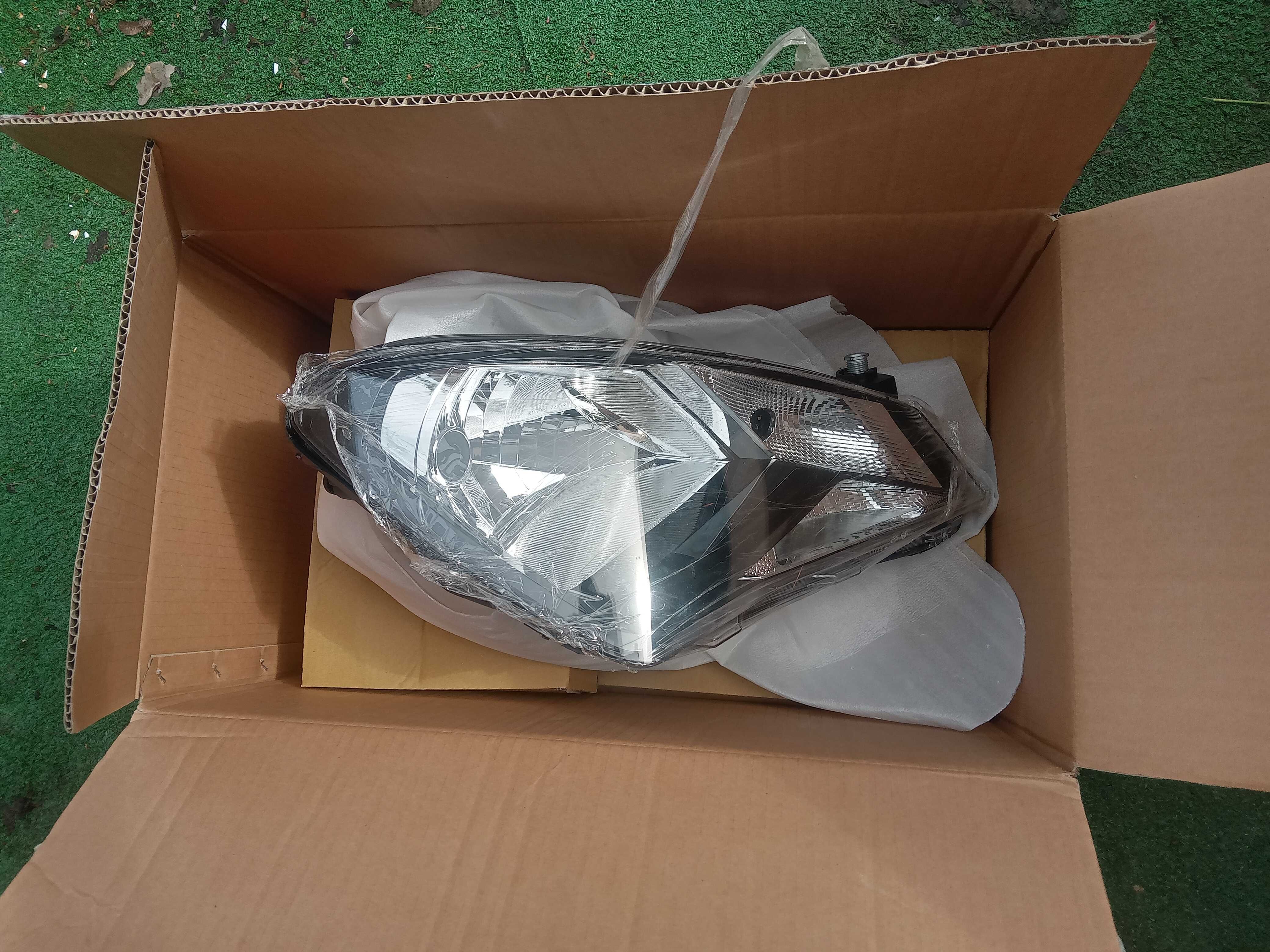 Lampa prawa przednia seat M II nowa 11-19