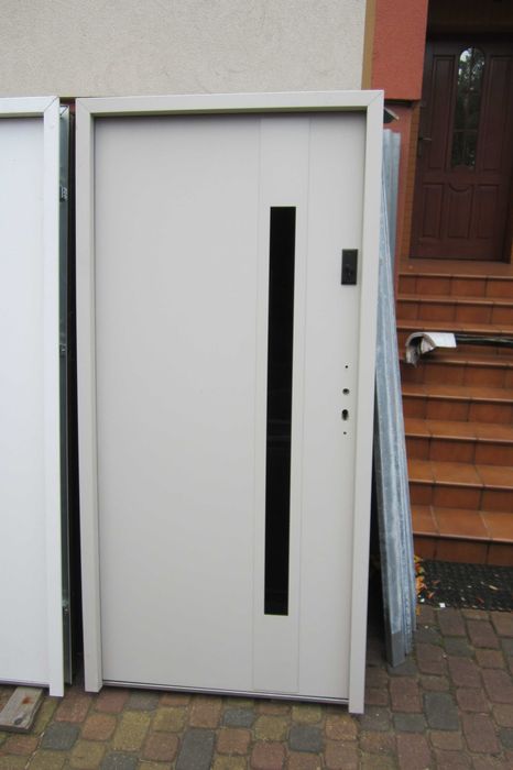 Nowe Drzwi zewnętrzne ocieplane z szybą 100x210 Lewe Prawe 70mm białe