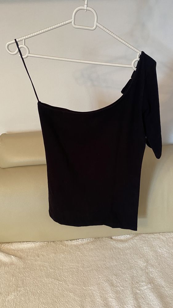 Bluzka bershka S 36 M 38 czarna serce brokatowa bez rękawa