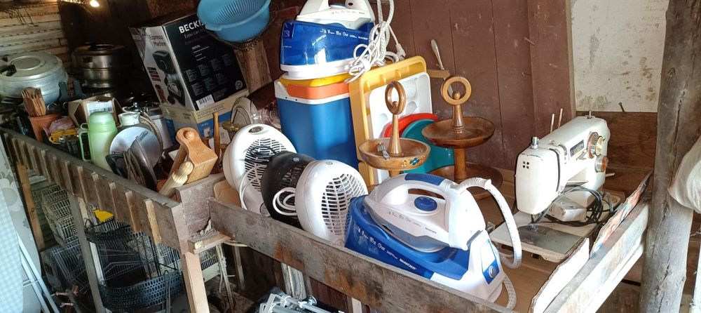 Antiguidades para desocupar ,ler anúncio