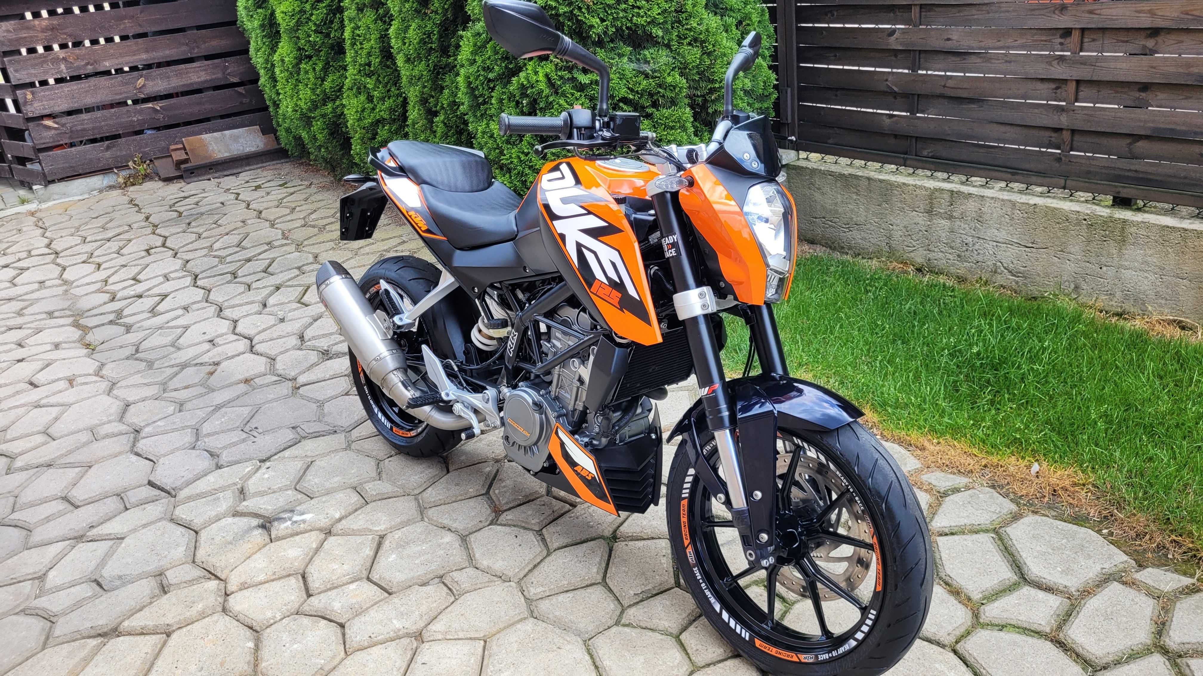 KTM 125 DUKE  z Niemiec ABS ,  Acrapović , WP,  Serwisowany