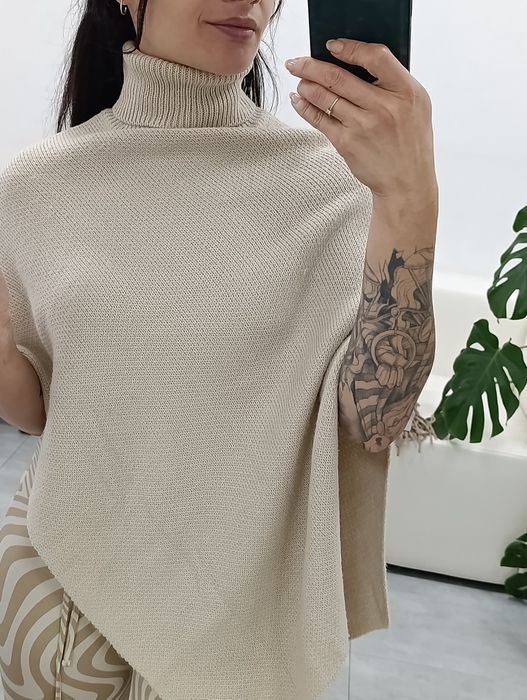 Пончо з горловиною, накидка