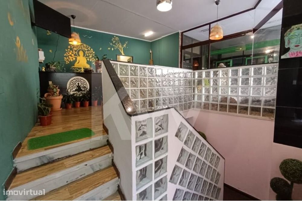 Loja Rua Conde Redondo no Marquês de Pombal com 294m2