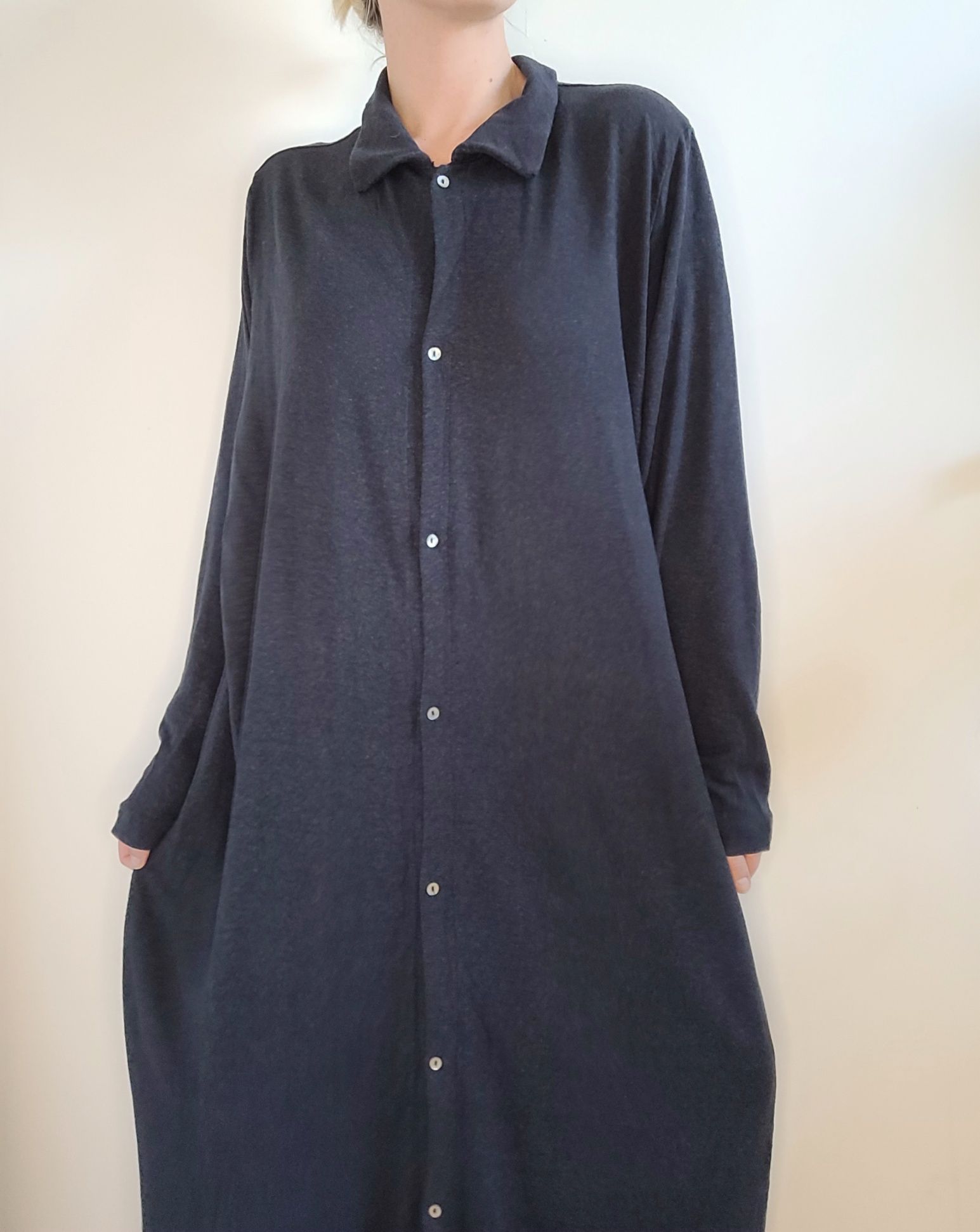 Długa lniana sukienka koszulowa z kołnierzykiem oversize H&M