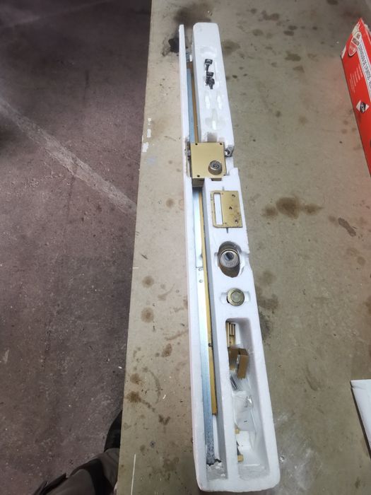 Fechadura da marca UCEM usada