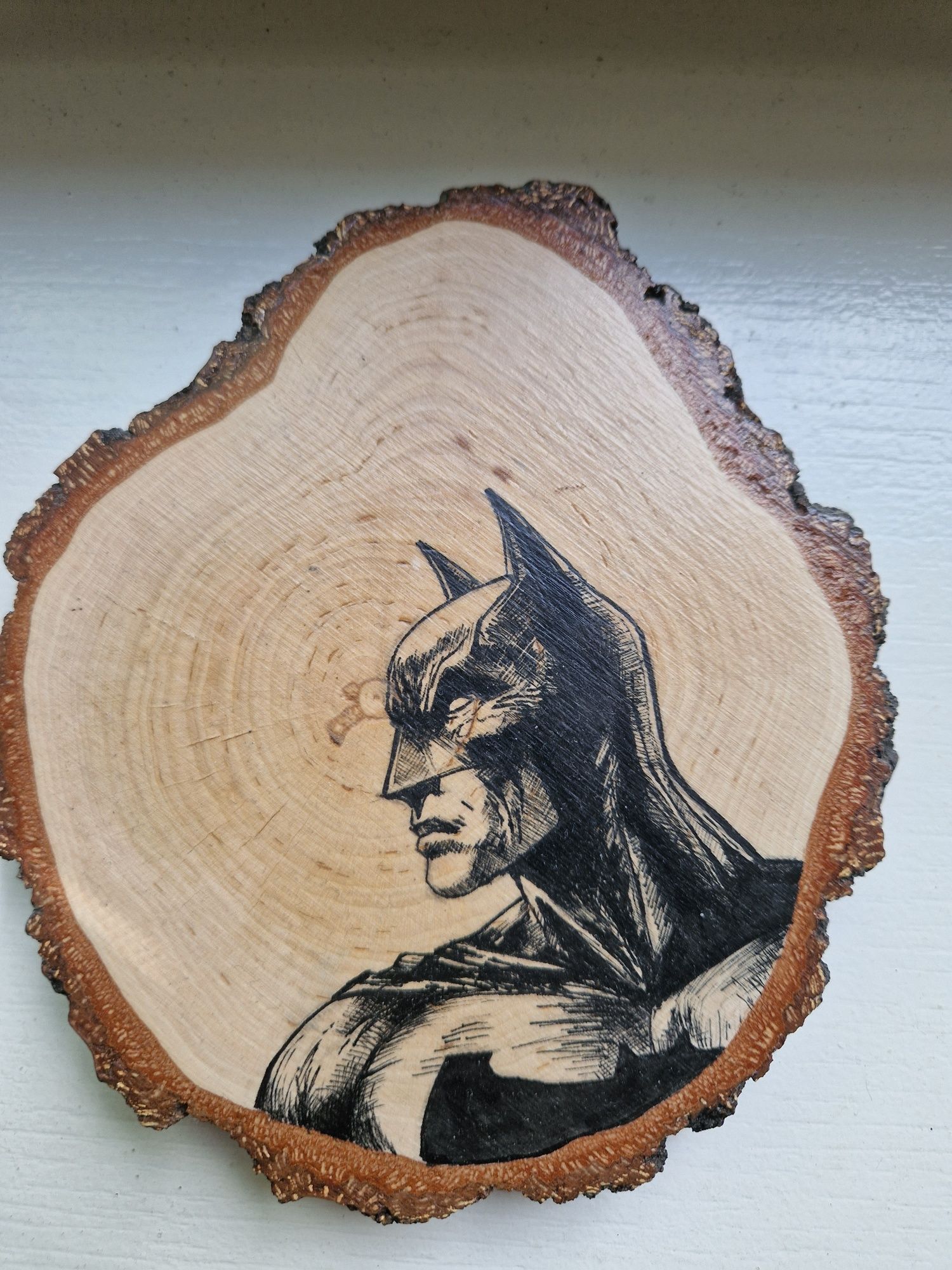 Batman podstawka plaster drewna