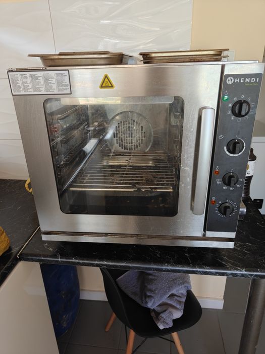 Piec konwekcyjno-parowy 4 x GN 2/3 Hendi 230V, moc 3000W, ruszt