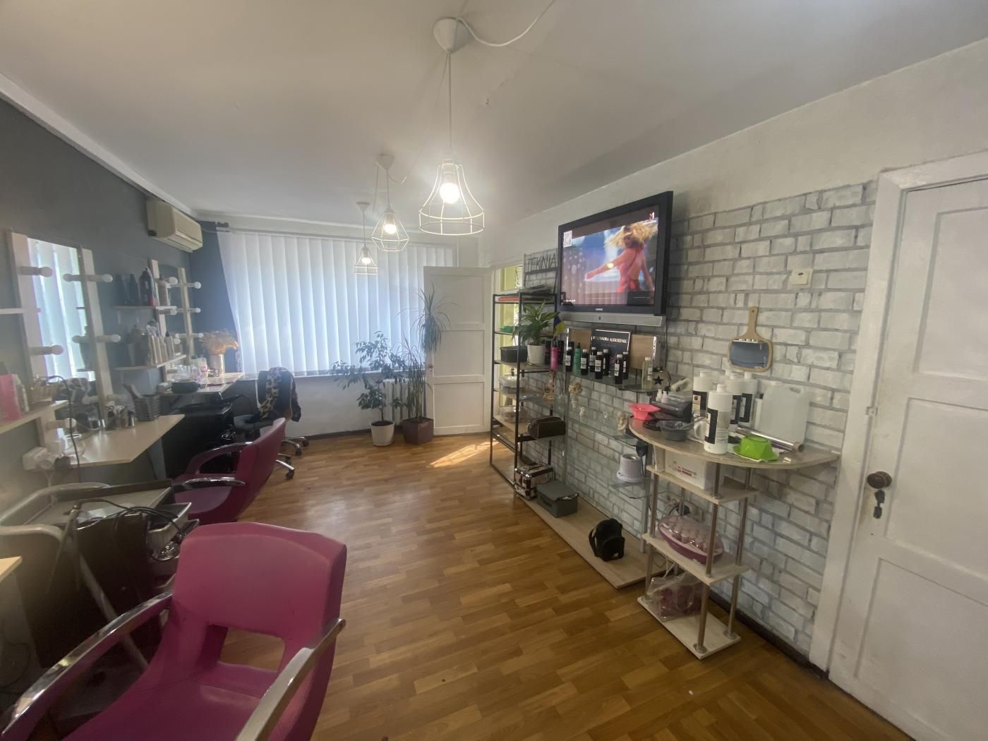 Продаж офісу у центрі міста по вул. О. Матросова - 295,5 кв.м.