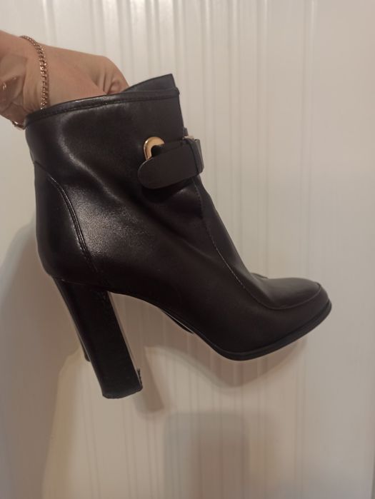 Ботинки, полуботинки на каблуке basconi