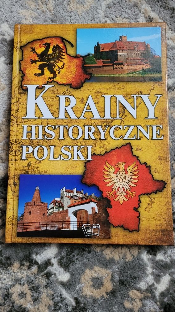 Książka ,,Krainy historyczne Polski"
