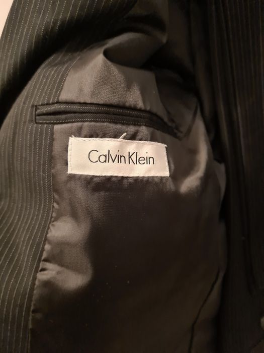 Garnitur chlopiecy dla chłopca Calvin Klein czarny w prążki