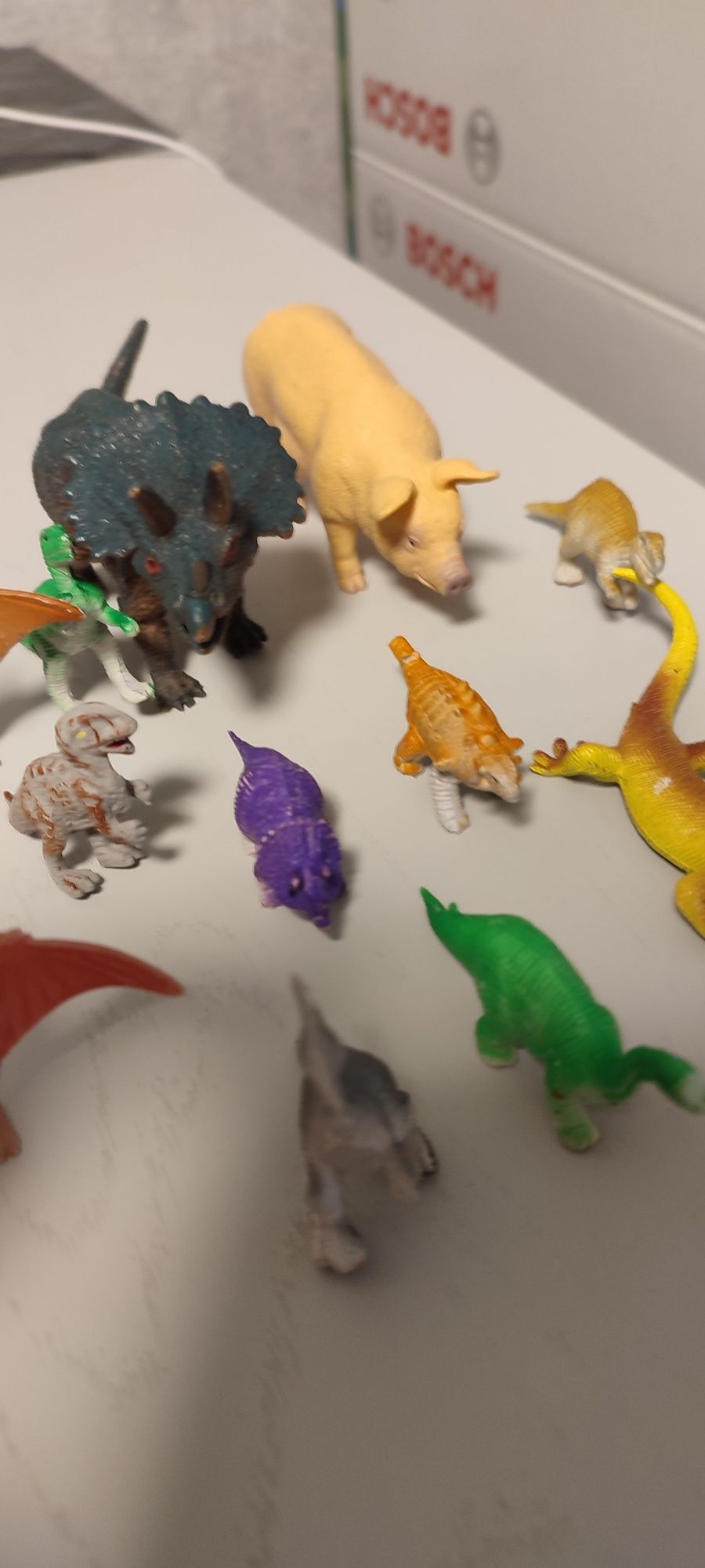 Продам маленьких динозавров
