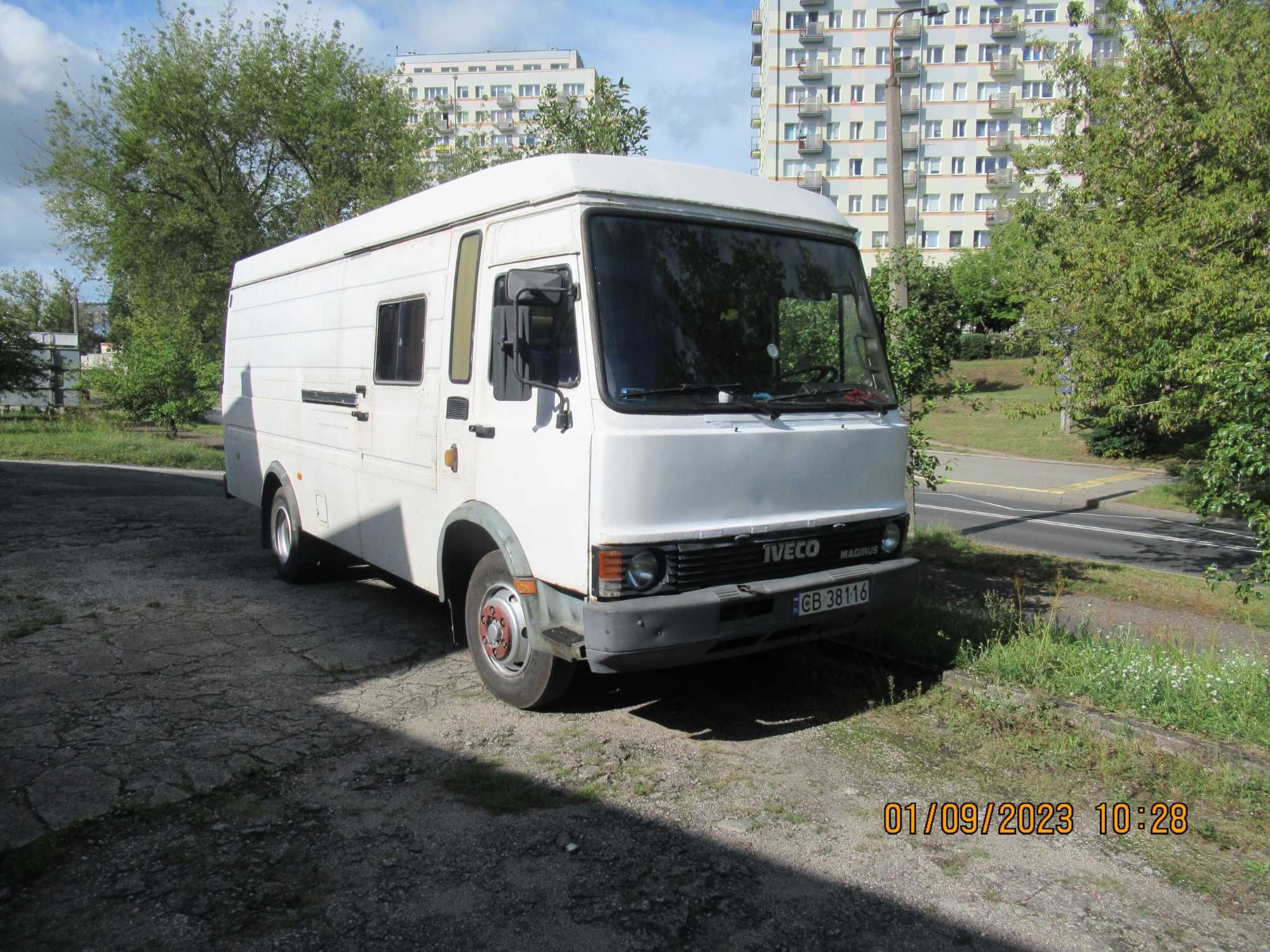 Iveco 6510 samochód ciężarowy bus turystyczny