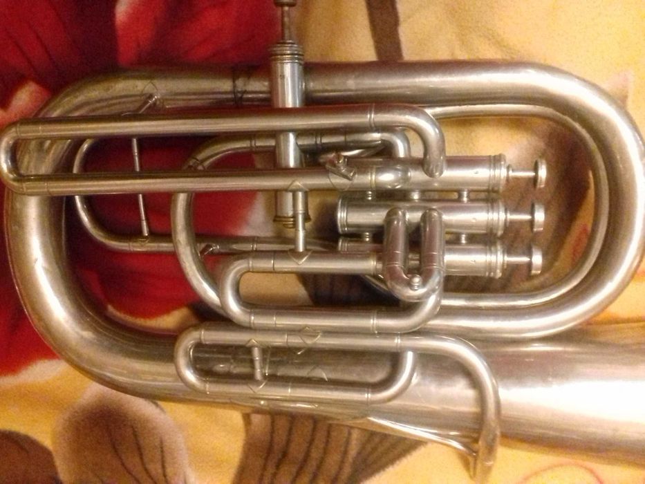 Профессиональный 4-х помповый баритон(Европа).Торг.