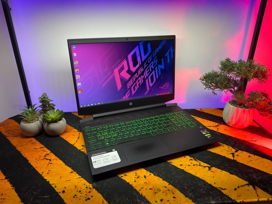 HP Pavilion 15, gtx1650, ryzen 5, 16gb ram, 256gb+1tb