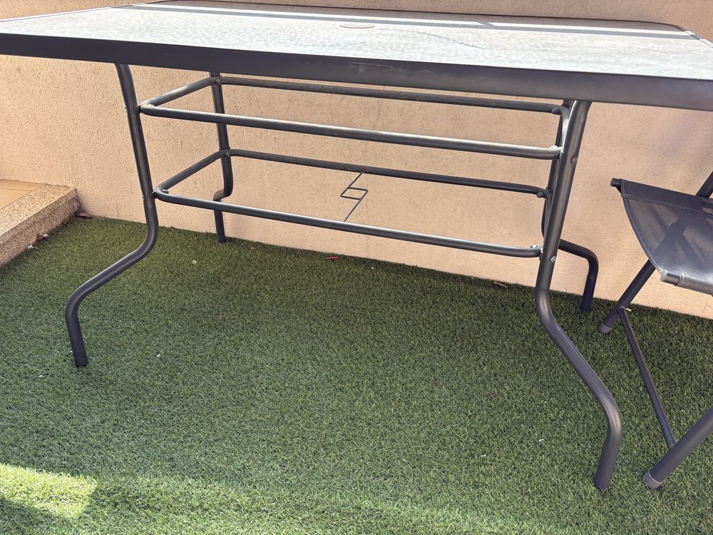 Conjunto mesa e 4 cadeiras exterior